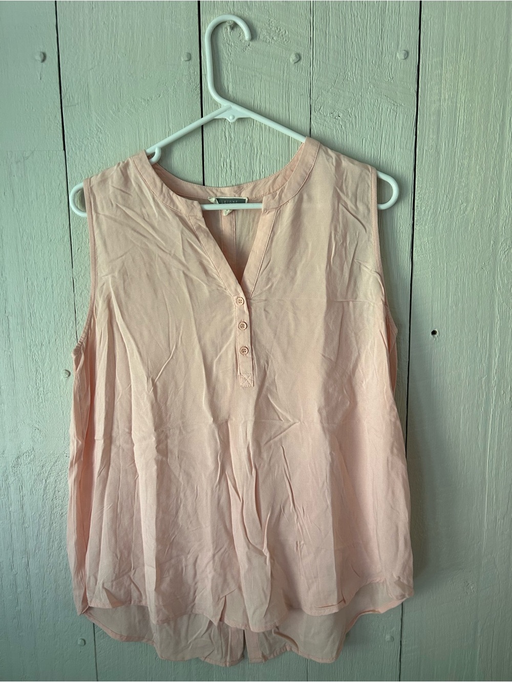 Pleione Soft Pale Pink Sleeveless V-Neck Button-Front Camisole